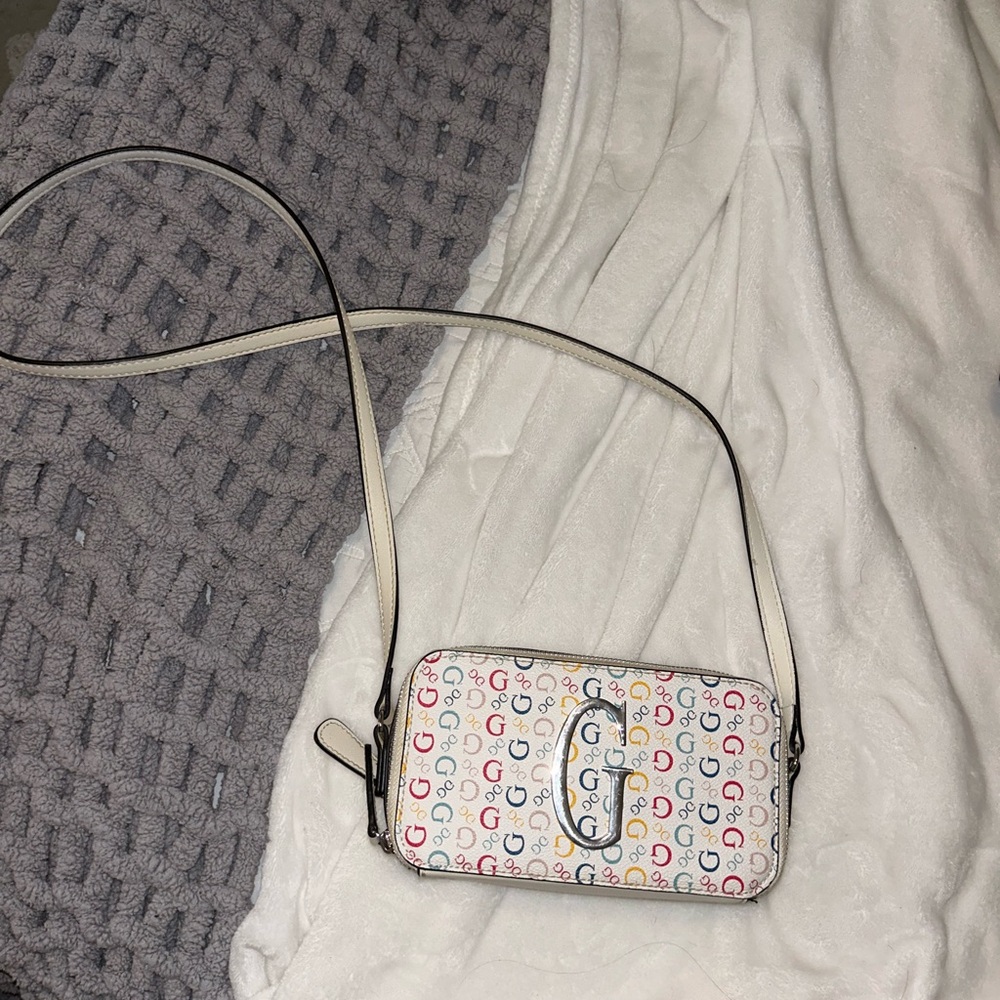 guess purse